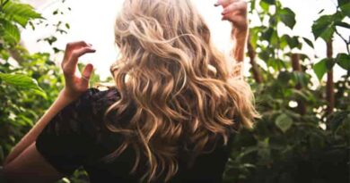 curl hair with a straightener